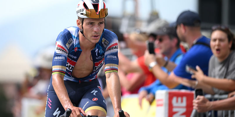 Evenepoel knokt door in koninginnenrit Dauphiné