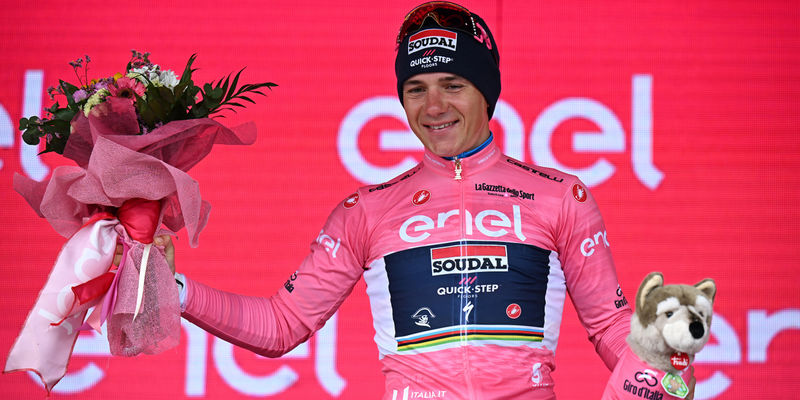 Giro d’Italia: Evenepoel terug in maglia rosa