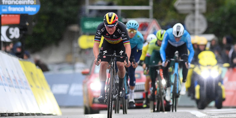 Evenepoel remains well-placed at Paris-Nice