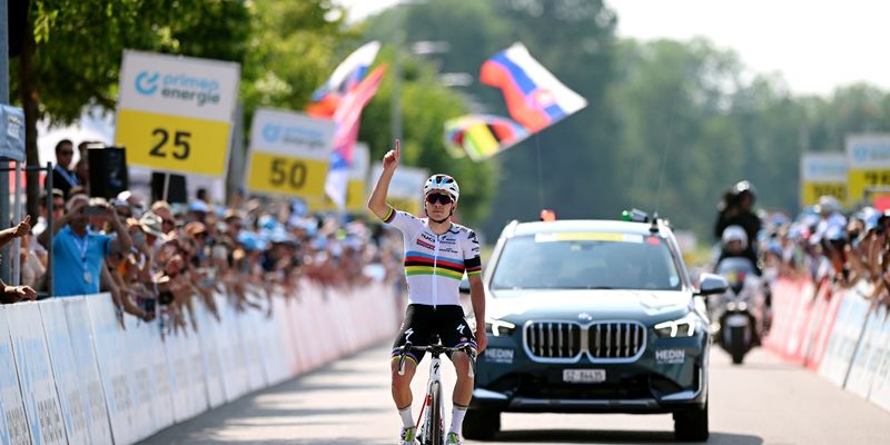 Remco Evenepoel pakt emotionele zege in Tour de Suisse