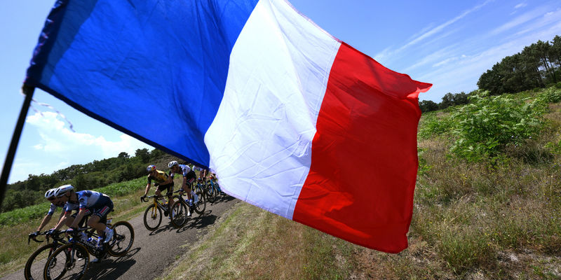 Tour de France: Bunch sprint in Bordeaux