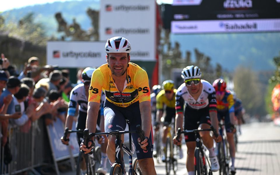 Itzulia Basque Country: Schachmann extends lead after insane stage