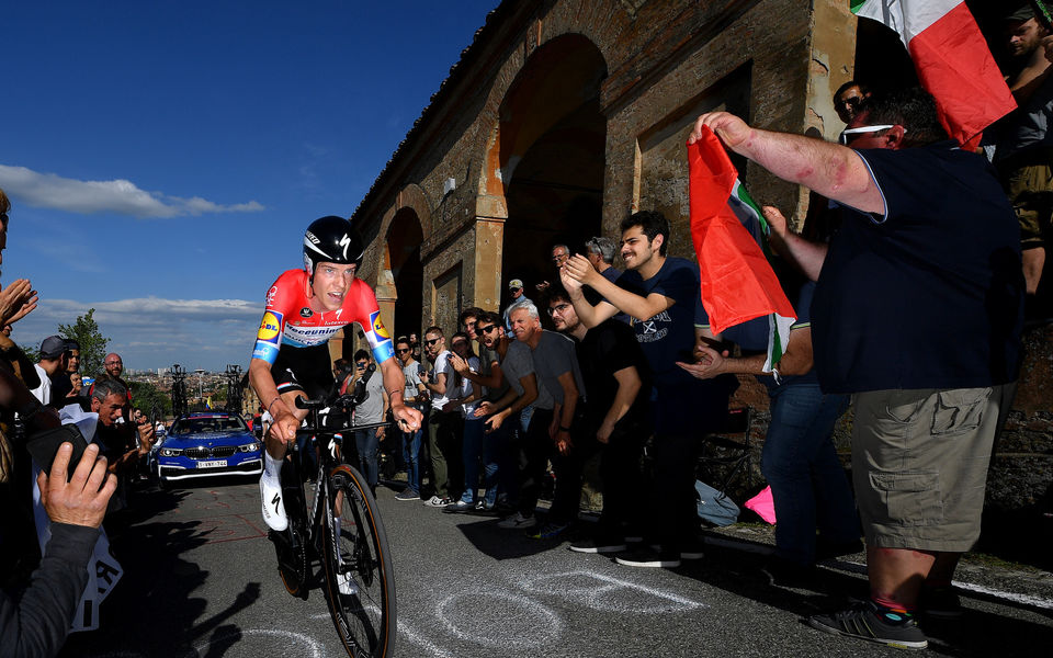 Bologna gives a warm welcome to the Corsa Rosa