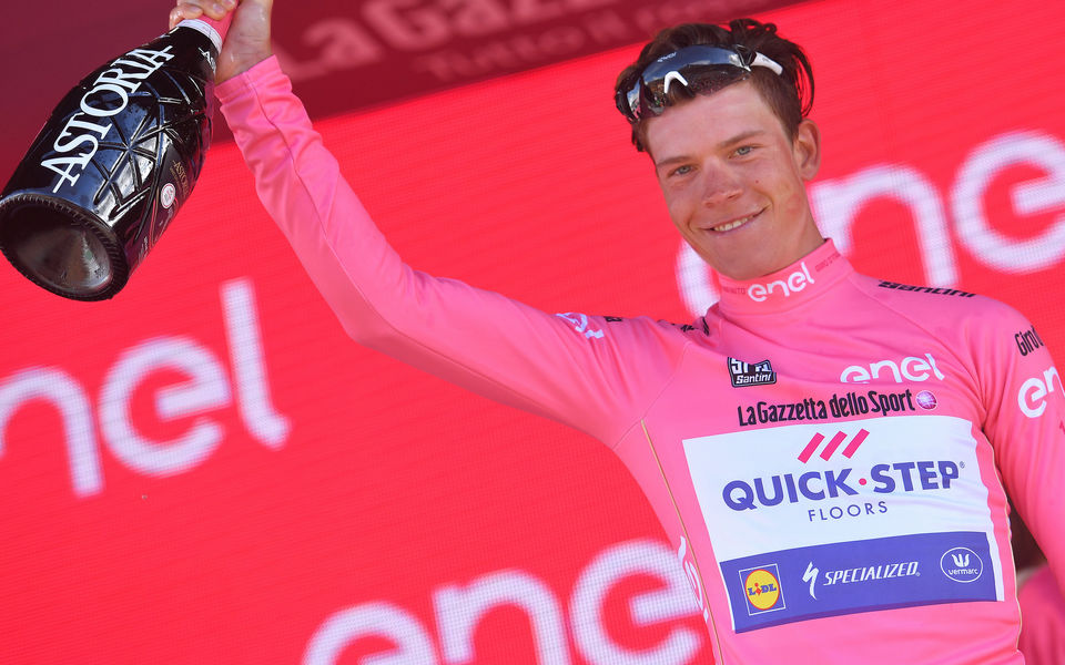 Giro d’Italia: Bob Jungels claims maglia rosa on Mount Etna