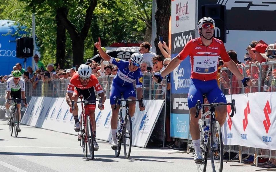 Viviani niet te stoppen in Grado