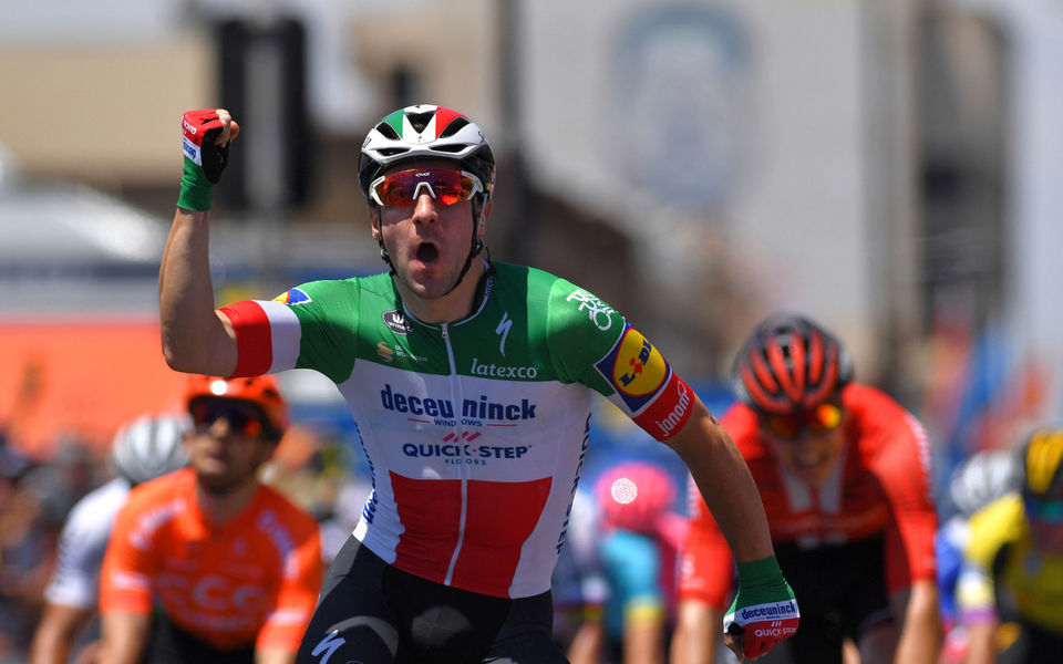 Elia Viviani starts the season with a bang in Tour Down Under