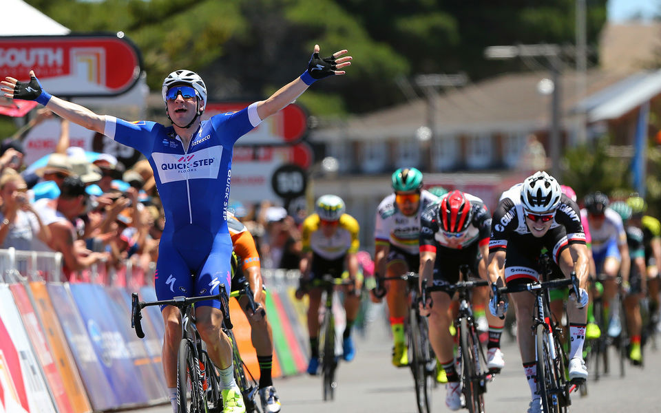 Tour Down Under: Viviani pakt eerste zege in Quick-Step Floors shirt