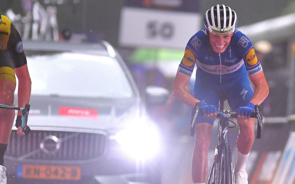 Enric Mas shines in the Dutch rain