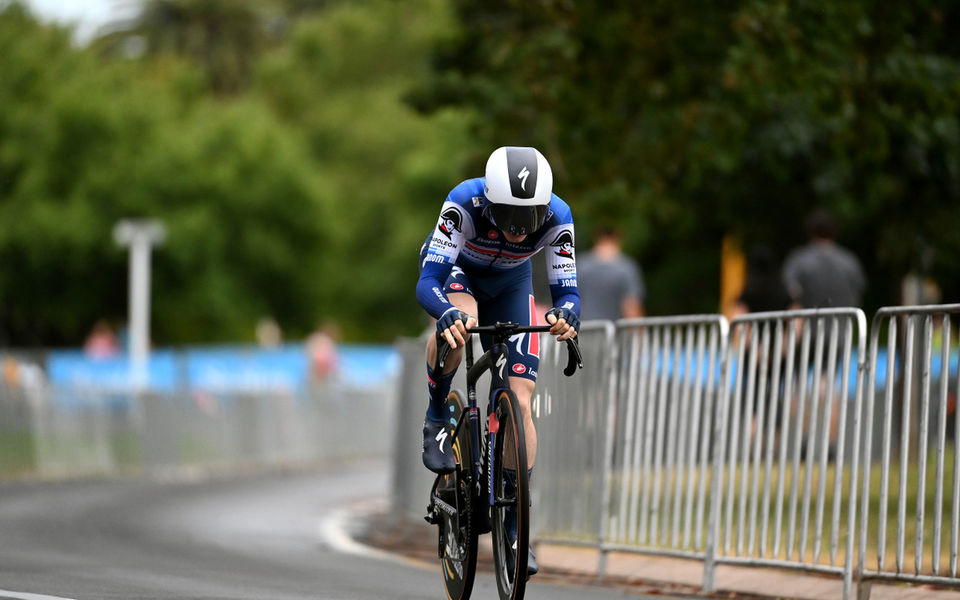 Vervenne time trials to victory in Almere