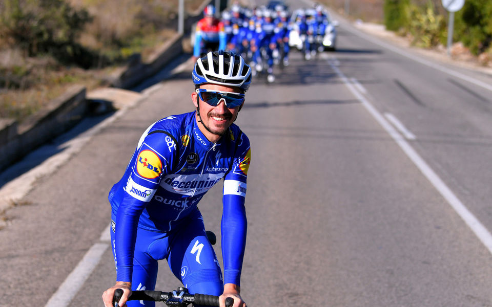 Alaphilippe dichtbij ritzege in Llanogrande