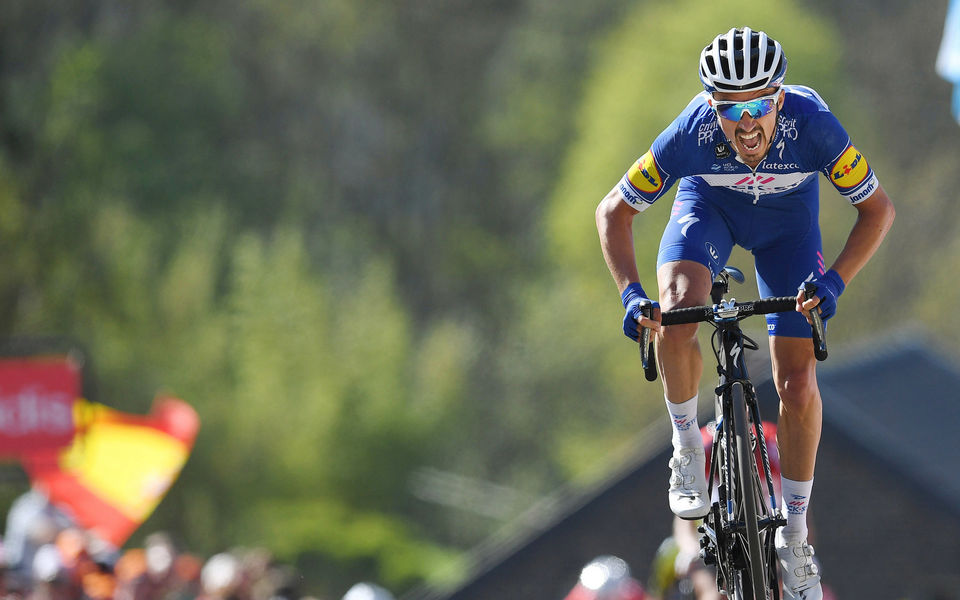 Critérium du Dauphiné: Alaphilippe tweede in hectische sprint