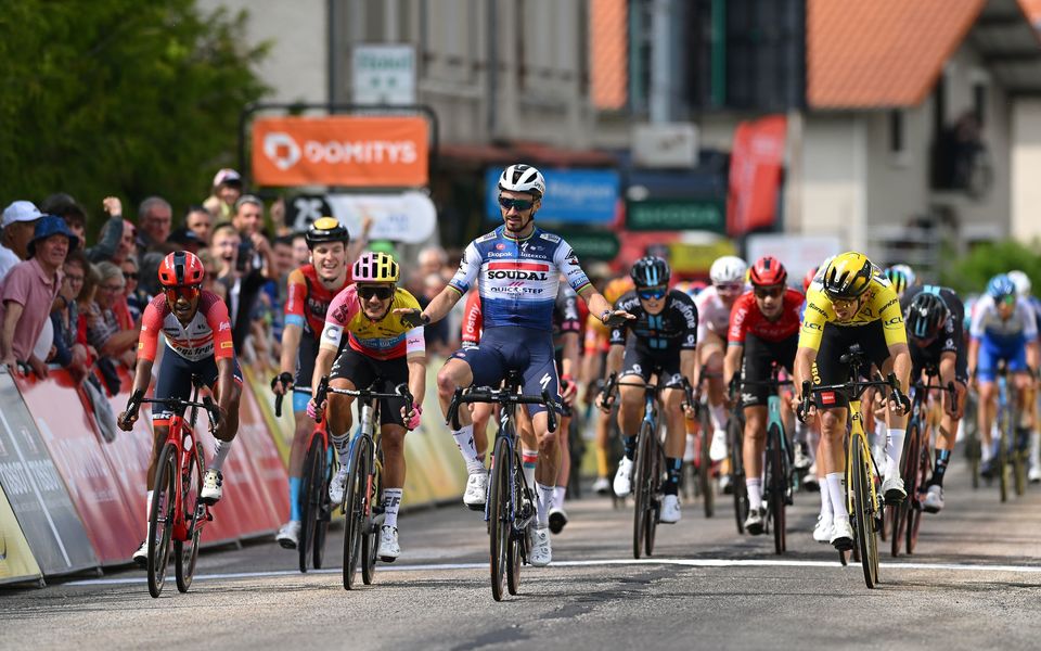 Alaphilippe snelt naar zege in Dauphiné