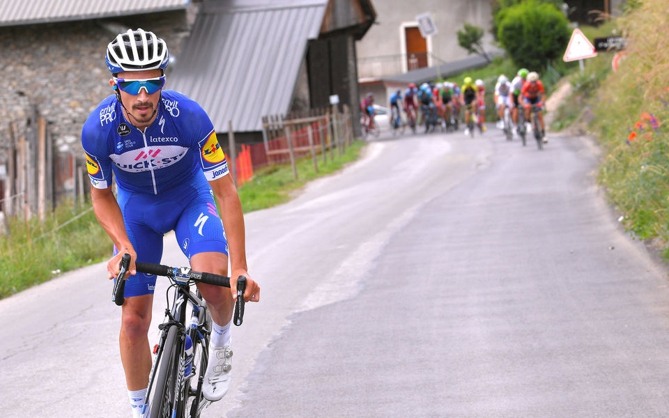 Alaphilippe kleurt slotrit Critérium du Dauphiné