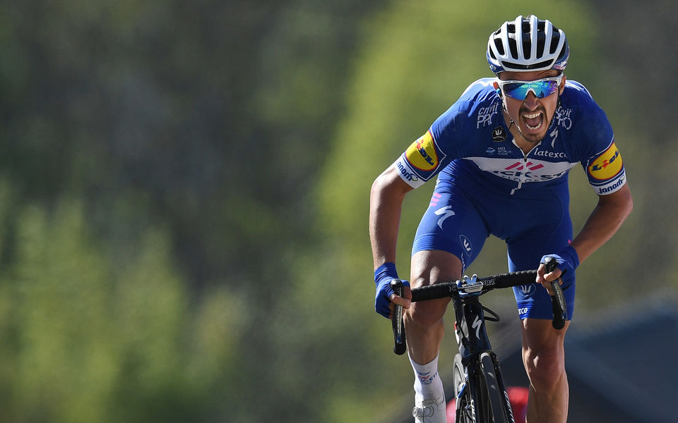 Sterke Alaphilippe snelt naar zege in Waalse Pijl