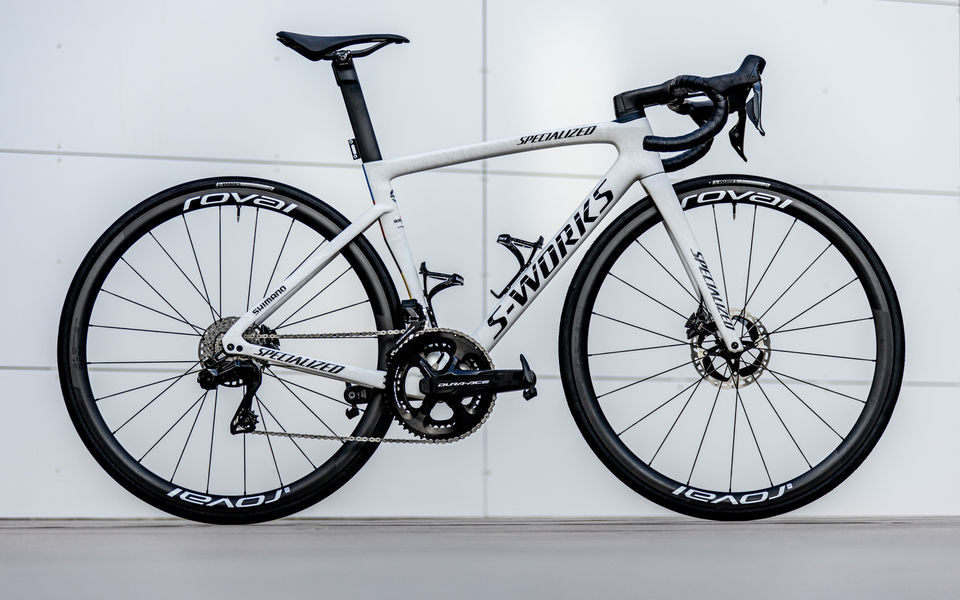 Julian Alaphilippe receives new Colorway Specialized SL7