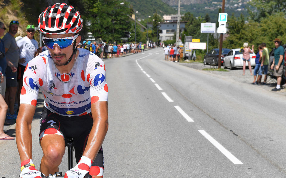 Tour de France: Alaphilippe behoudt bolletjestrui