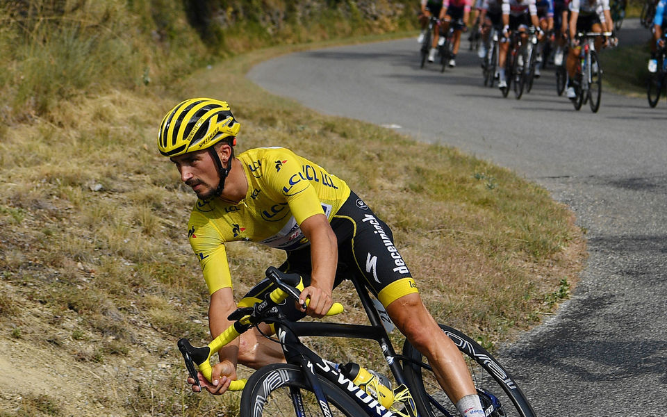 Tour de France: Alaphilippe verdedigt gele trui in de Alpen