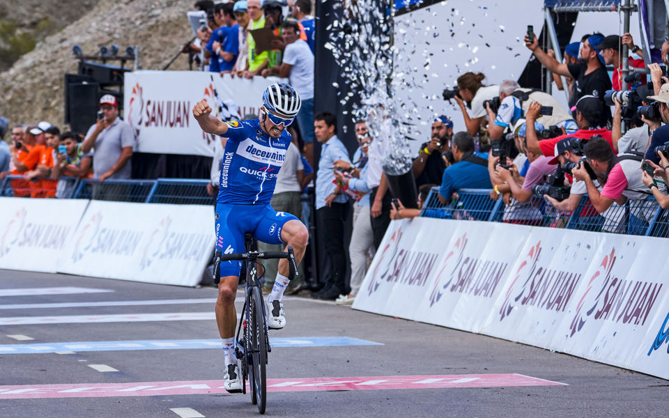 Alaphilippe gallops to victory in Peri Lago Punta Negra