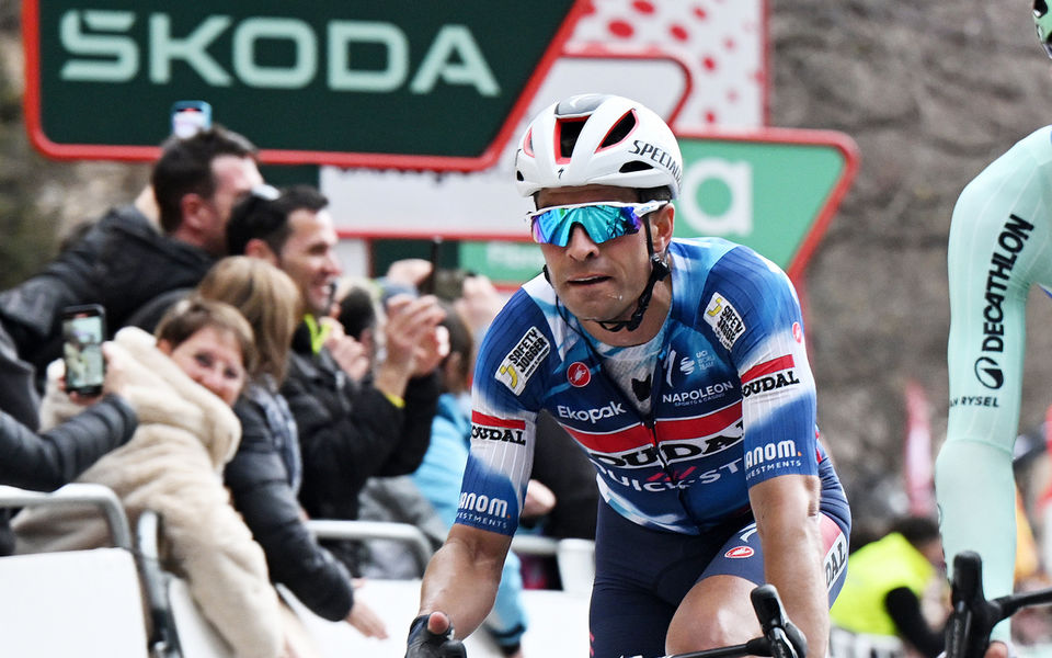 Volta a Catalunya: Landa pakt tijd in waaieretappe