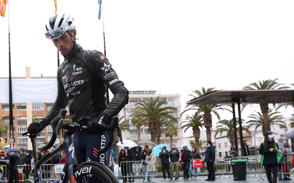 Rain accompanies Volta a Catalunya peloton