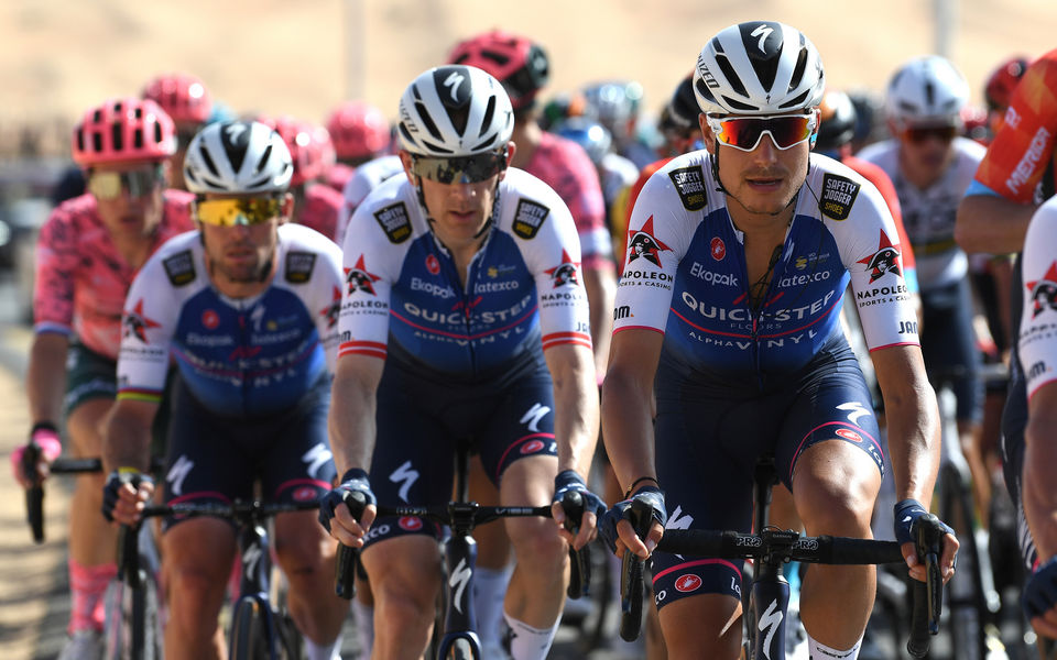 A messy sprint on the UAE Tour first day