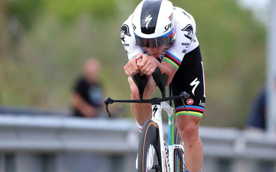 Evenepoel sluit seizoen af met podiumplaats