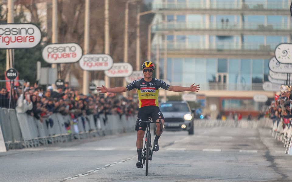 Evenepoel start 2024 in stijl