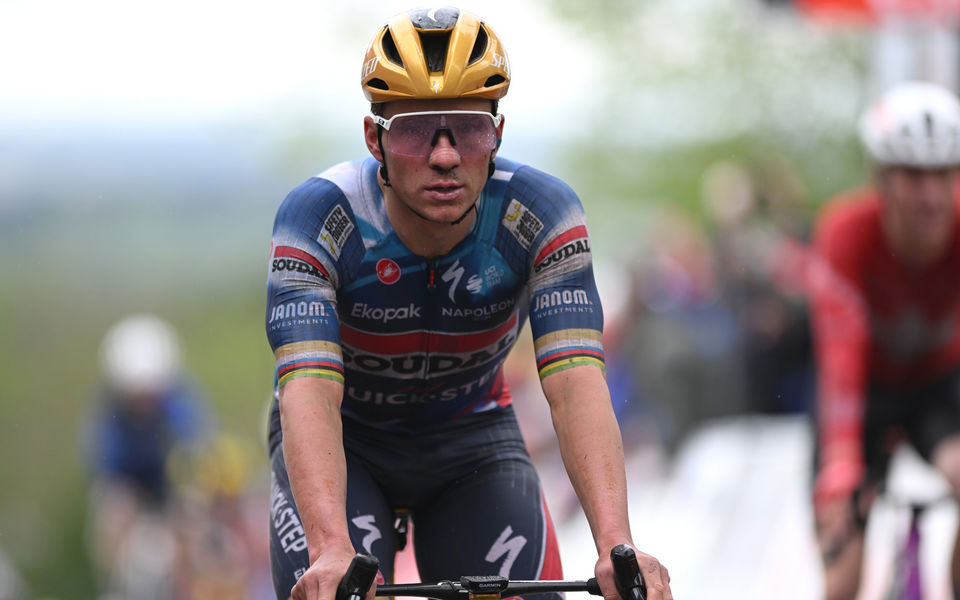 Top 10 for Evenepoel in cold and rainy Flèche Wallonne