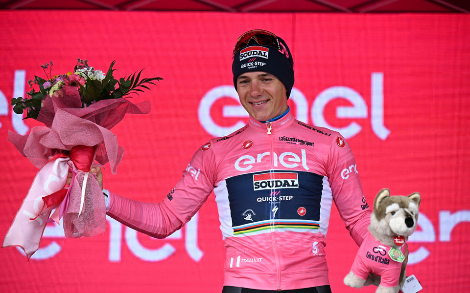 Giro d’Italia: Evenepoel back in the maglia rosa