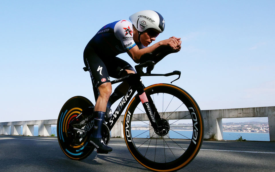 Evenepoel puts in flying ride on Itzulia opener