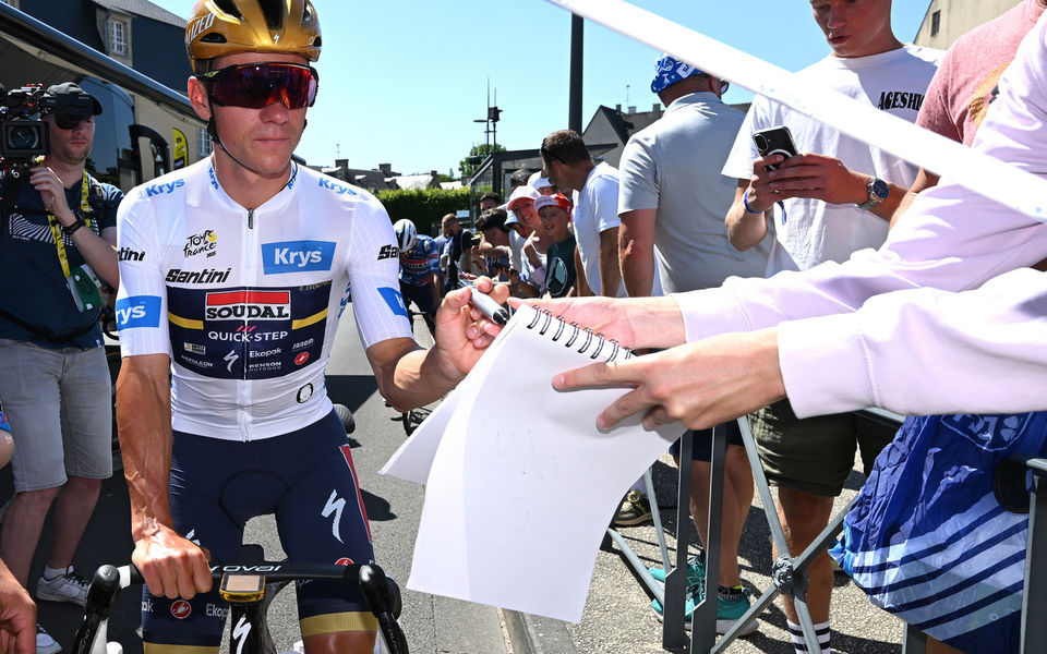 Le Tour: Evenepoel remains in white