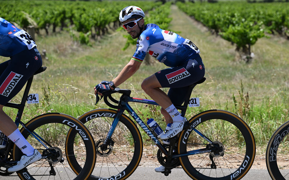 Hectic finish for Tour Down Under opener