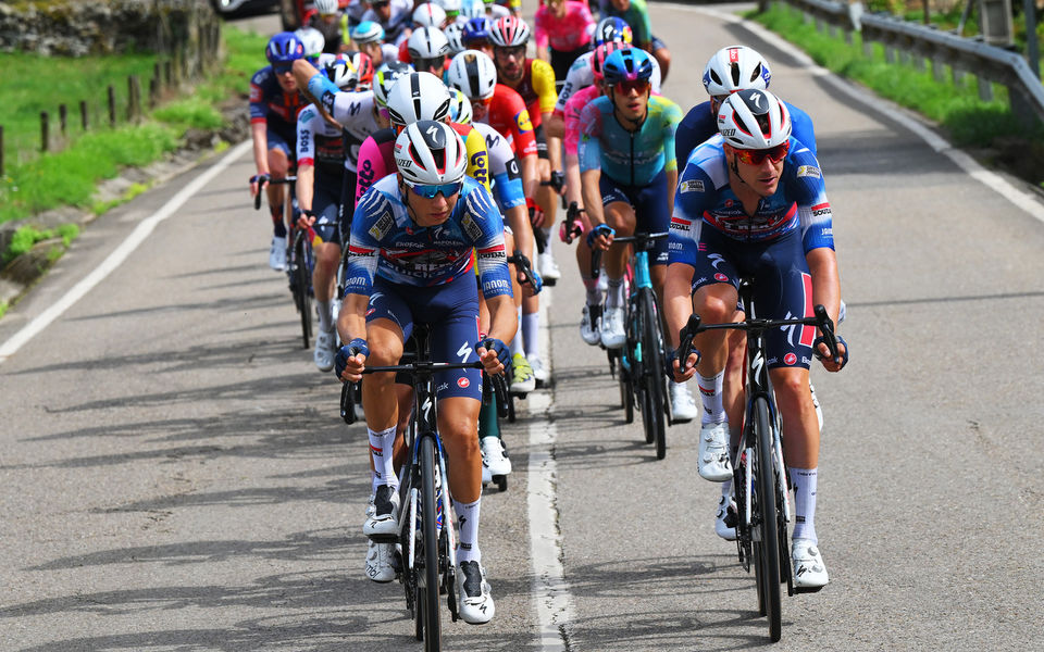 La Vuelta: T-Rex Quick-Step goes all-out in the break