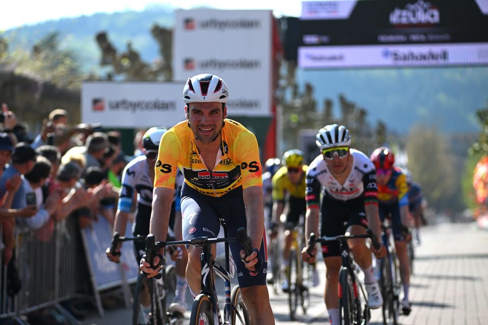 Itzulia Basque Country: Schachmann extends lead after insane stage