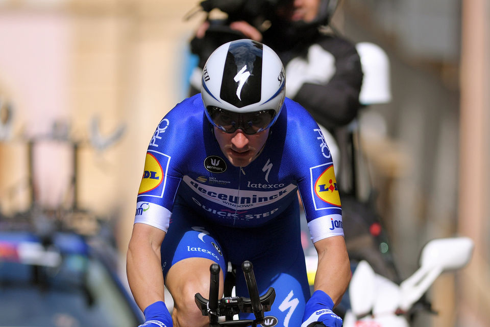 Tour de Romandie starts with fast prologue