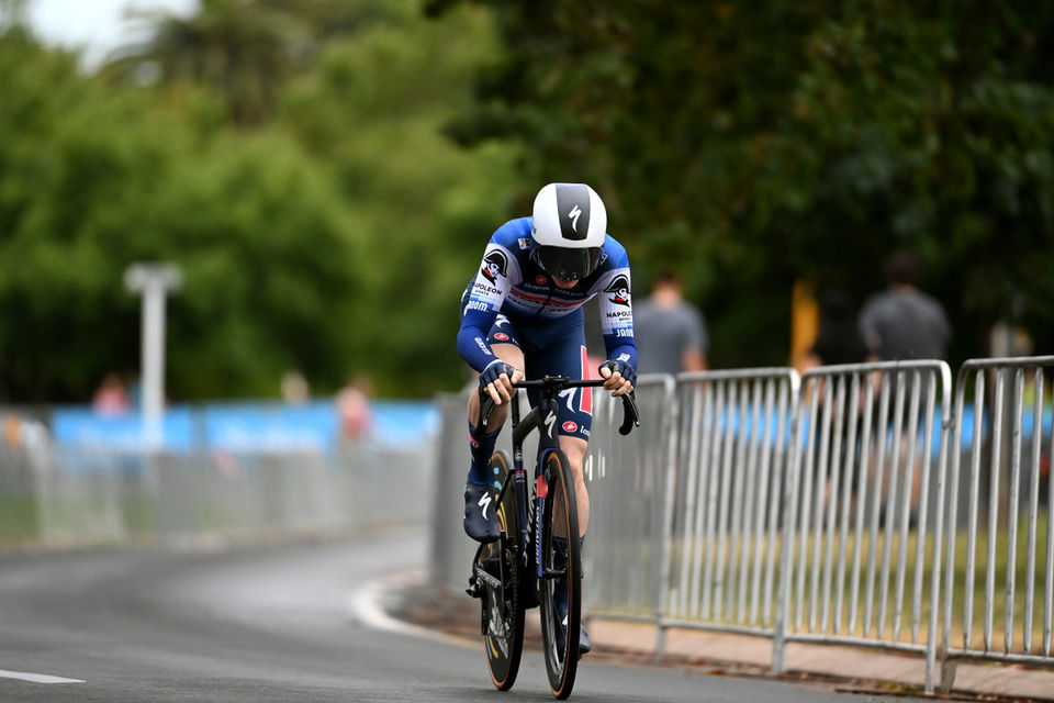 Vervenne time trials to victory in Almere