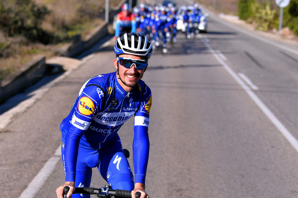 Alaphilippe dichtbij ritzege in Llanogrande