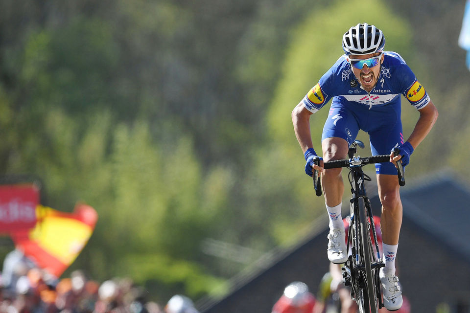 Critérium du Dauphiné: Alaphilippe tweede in hectische sprint