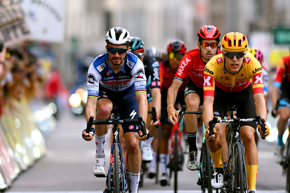 Critérium du Dauphiné: Alaphilippe moves up to third