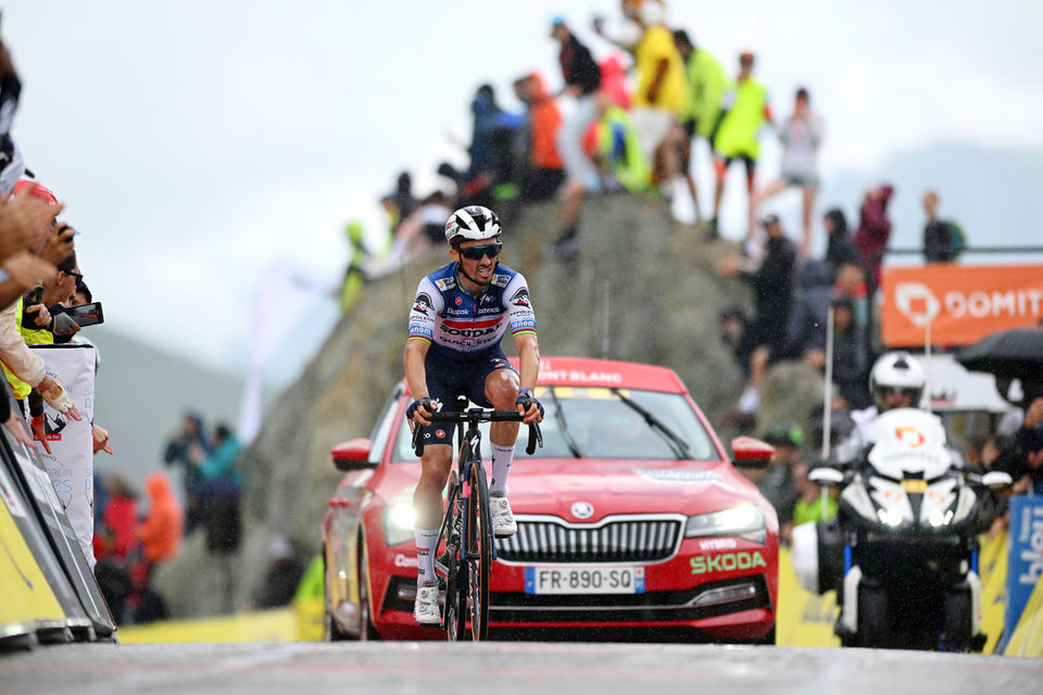 Alaphilippe bijt door in koninginnerit Dauphiné