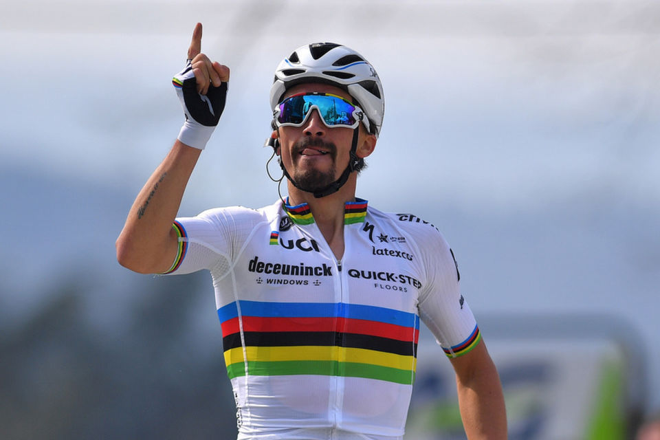 Wereldkampioen Julian Alaphilippe wint Flèche Wallonne