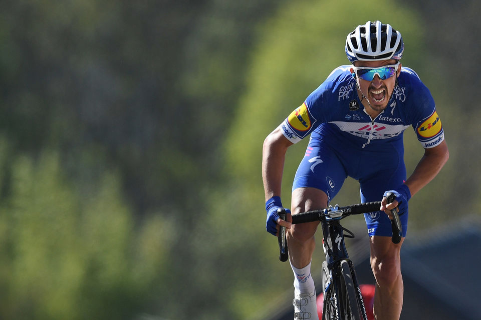 Sterke Alaphilippe snelt naar zege in Waalse Pijl