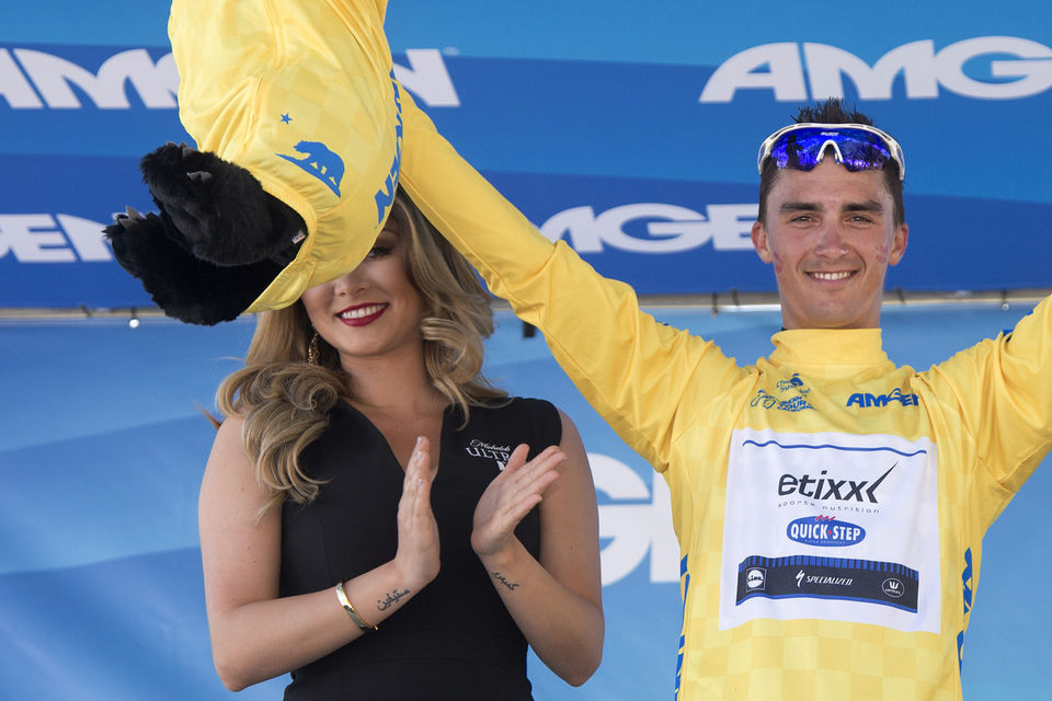 California: Alaphilippe blijft in het geel