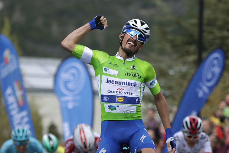 Alaphilippe snelt naar zege in Vuelta al Pais Vasco