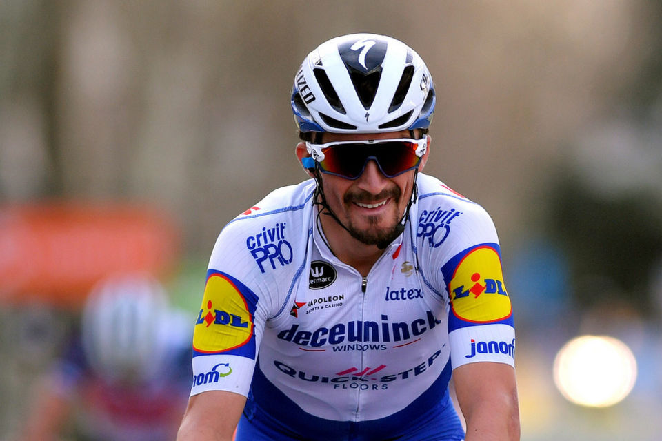 Parijs-Nice: Alaphilippe klimt in klassement