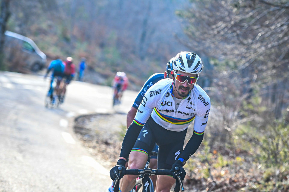 Alaphilippe displays panache on Mont Ventoux