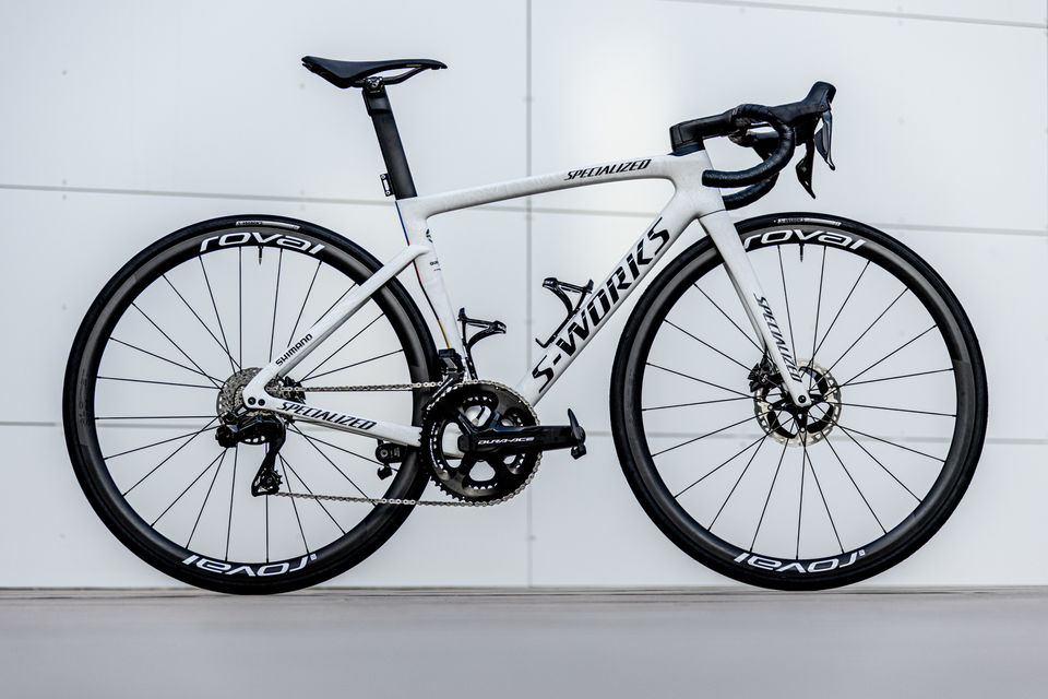 Julian Alaphilippe receives new Colorway Specialized SL7