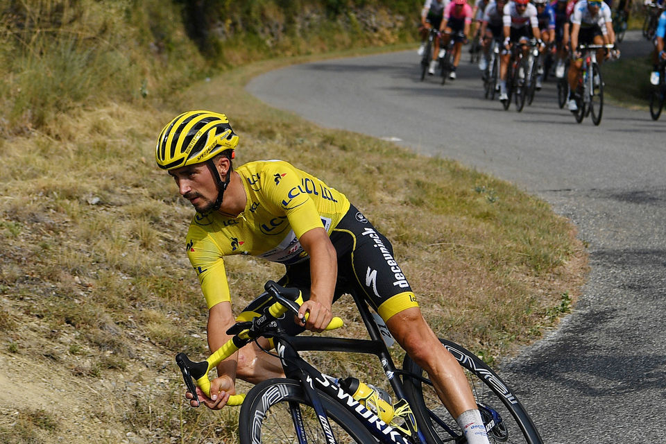 Tour de France: Alaphilippe verdedigt gele trui in de Alpen