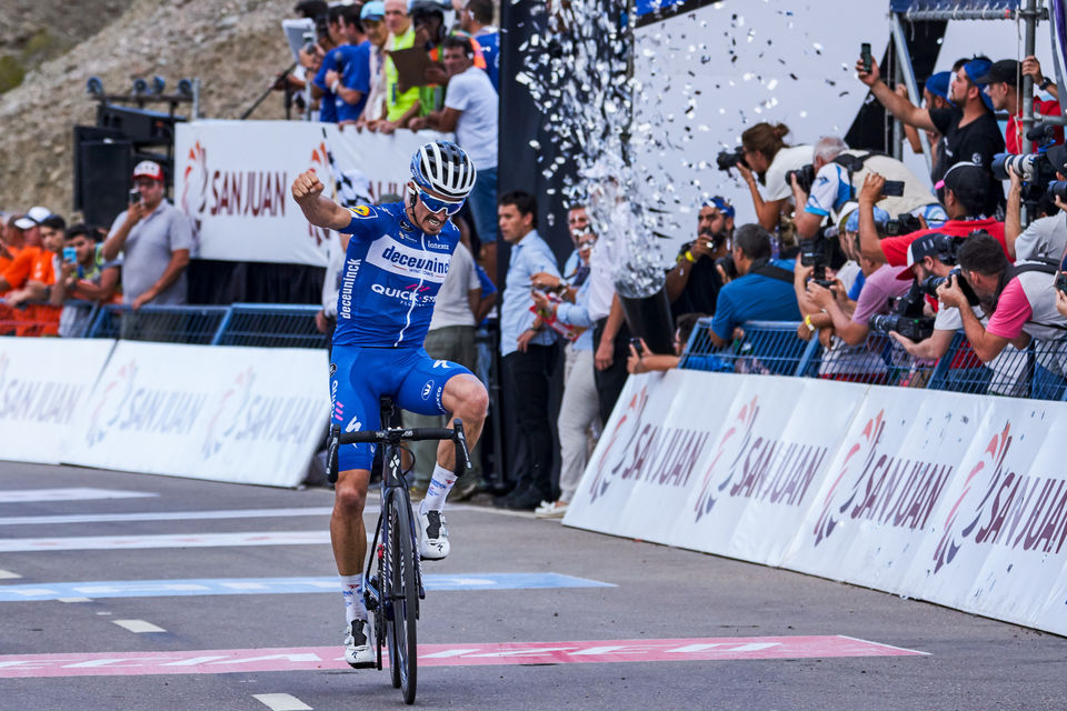 Alaphilippe grijpt zege op Peri Lago Punta Negra