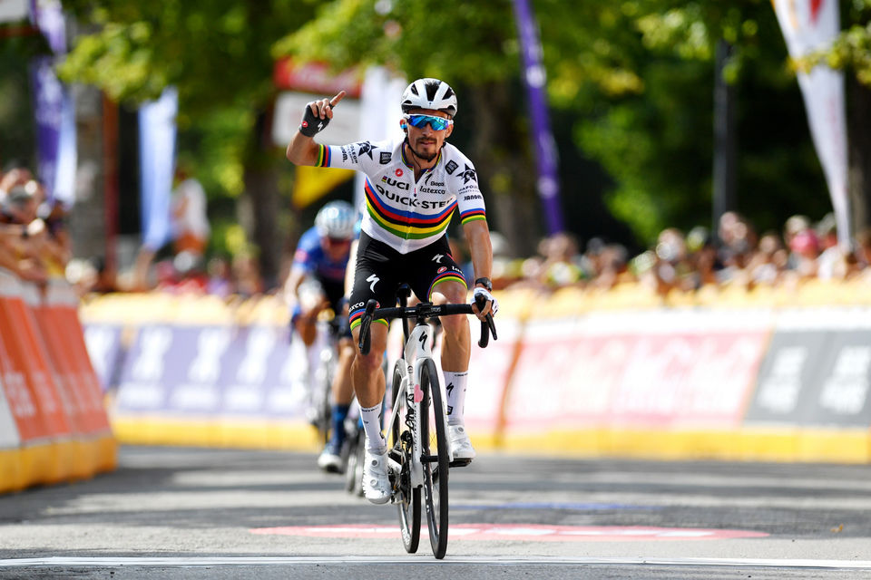 The rainbow jersey shines again atop the Mur de Huy